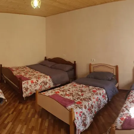 Dom wakacyjny Emanueli Tropoje